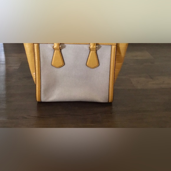 Michael Kors purse - Picture 3 of 6